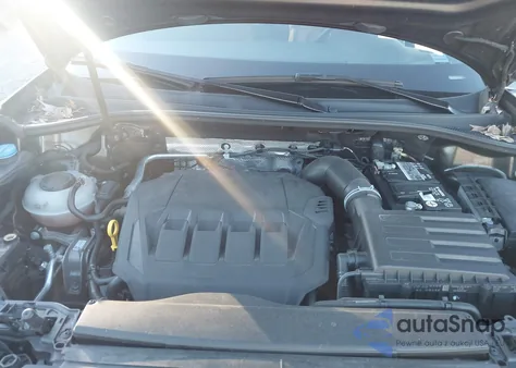 2020 Audi Q3 Premium 45 Tfsi Quattro Tiptronic из США, поврежденный, VIN WA1AECF35L1070983